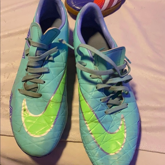 Nike soccer cleats hypervenom - Picture 1 of 7